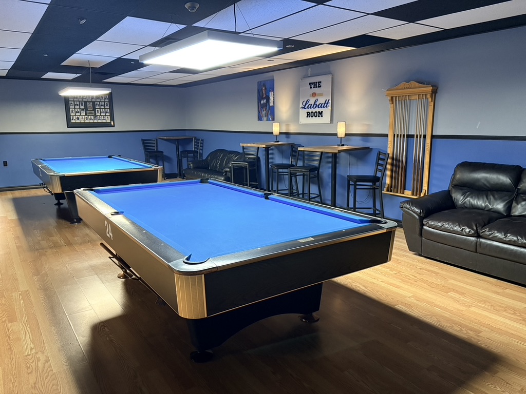 Private Billiards Room 